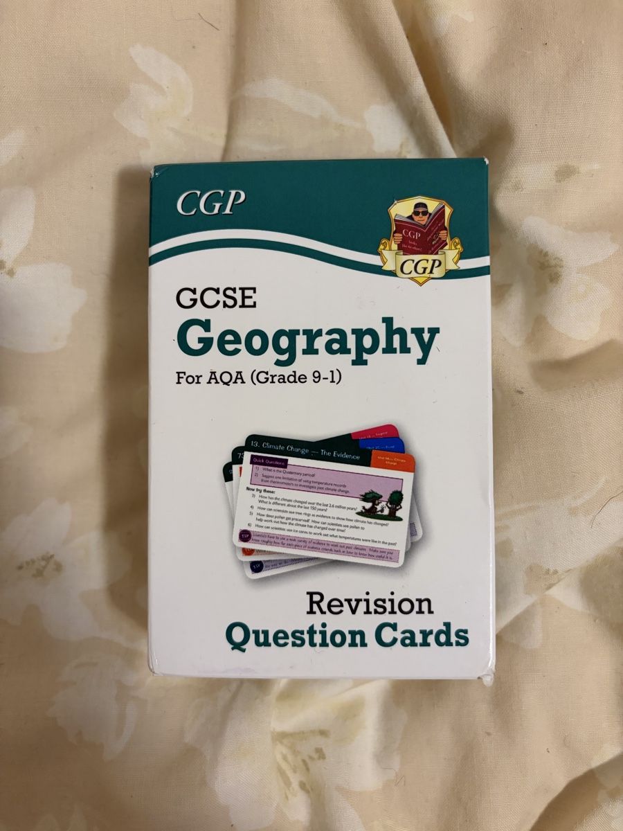 Libri: GCSE Geography Revision Cards  – Usato da Chambésy venduto da tiffwears7