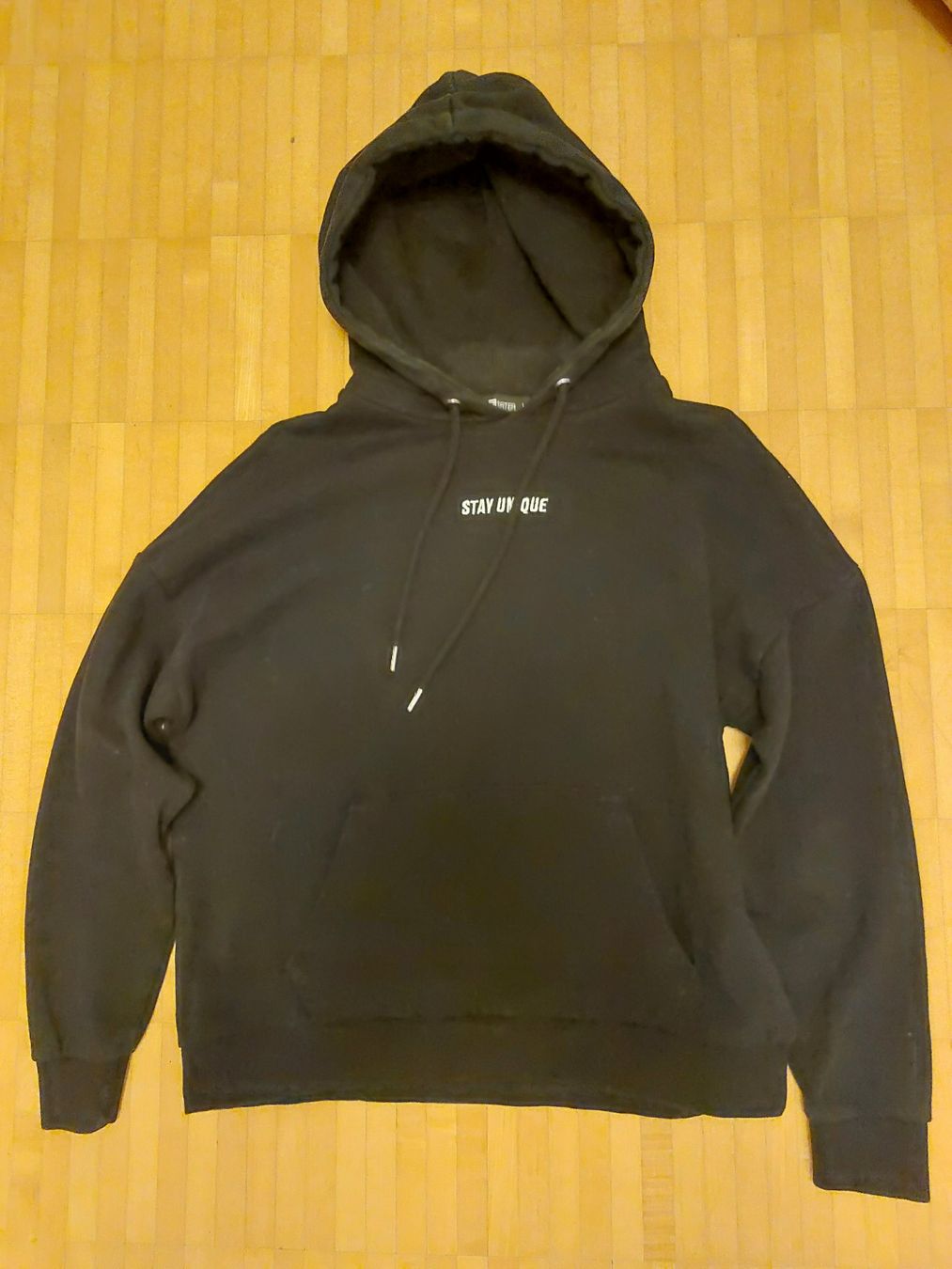 Maglioni & Felpe: Hoodie Stay Unique – Usato da Neftenbach venduto da lor_7thq