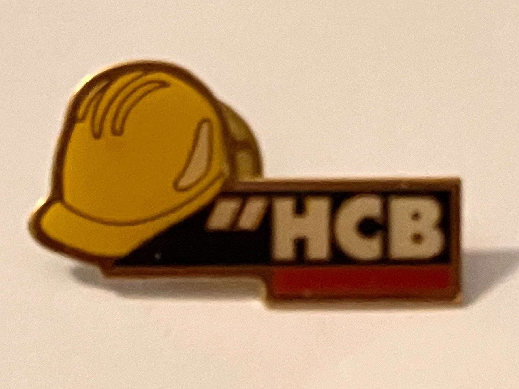 Placchette & Badge: 1 Pin HCB – Usato da Basel venduto da djwwpp