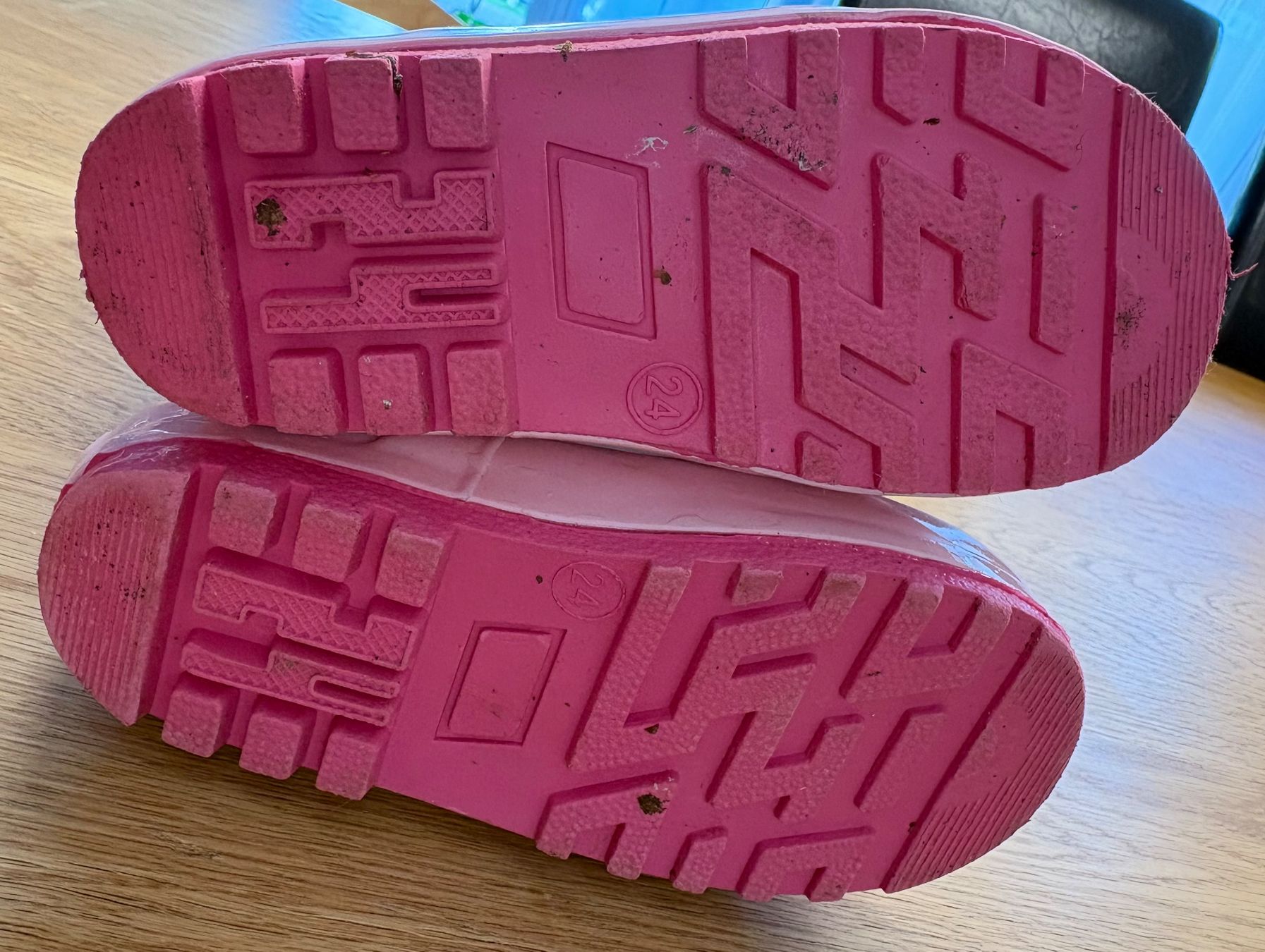 Chaussures filles: Gummistiefel Grösse 24 – D'occasion à Wangen ZH par pink28 3