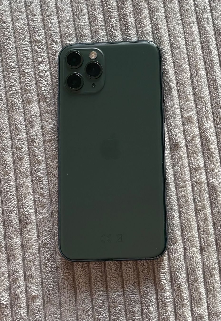 Apple Portables: Iphone 11 Pro – D'occasion à Chur par grueneoepfel 1