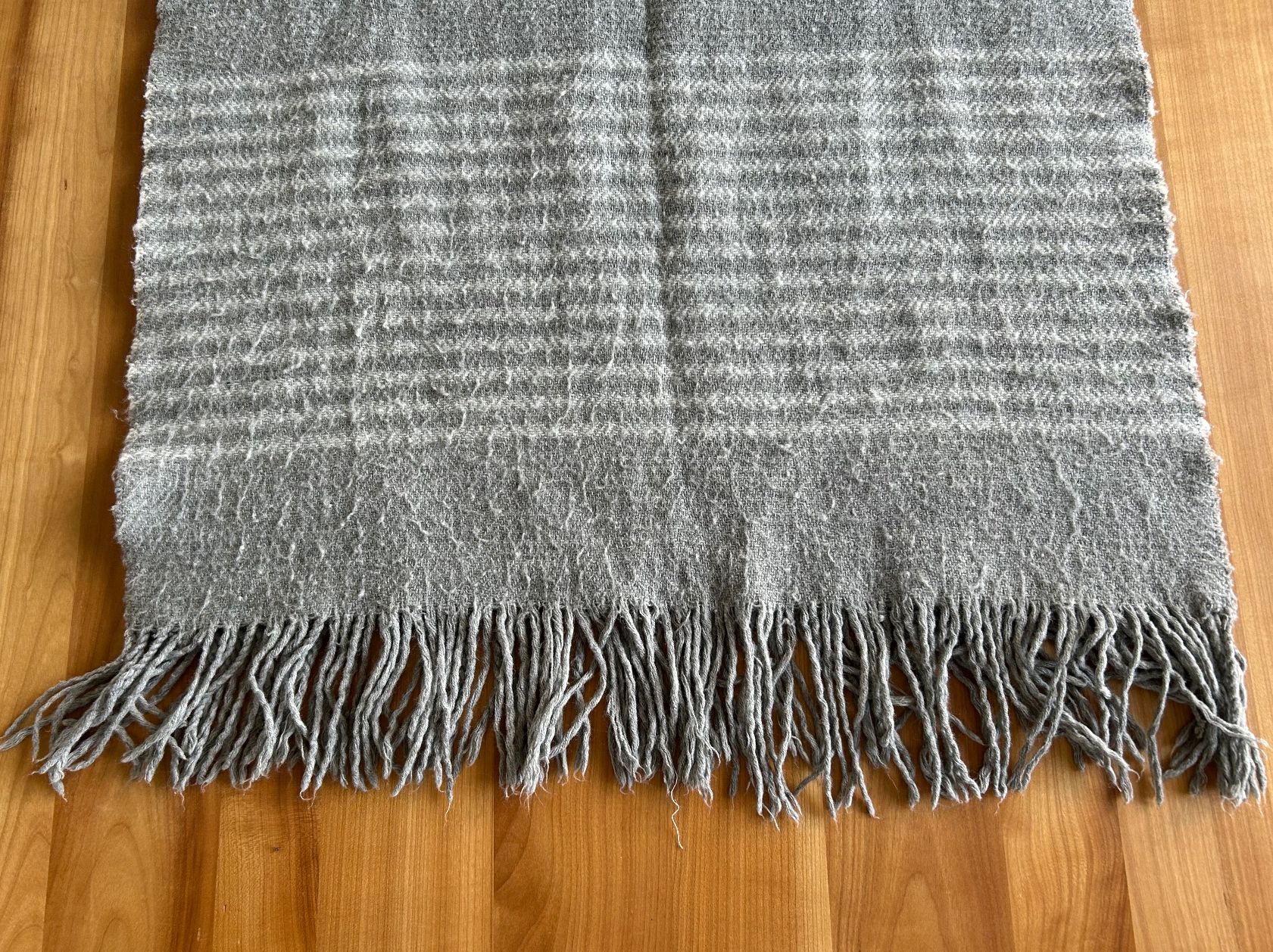 Foulard & Sciarpe: Winterschal grau gestreift – Usato da Schliern b. Köniz venduto da mar_6wsv 1