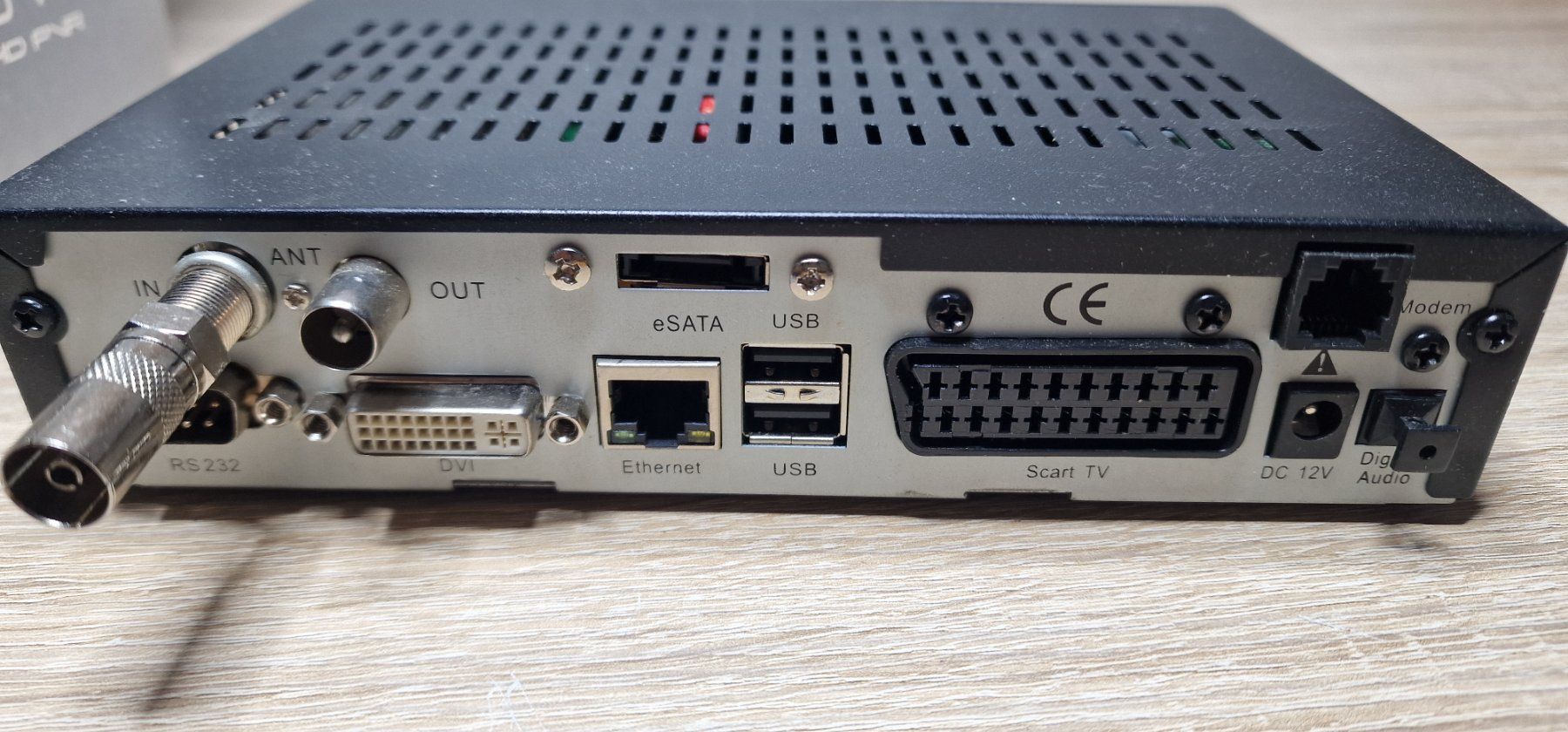 Récepteurs: NEWBDVB DVB800 HD PVR Receiver – Défectueux à BÜLACH par TimeDeals_Pavelka 2