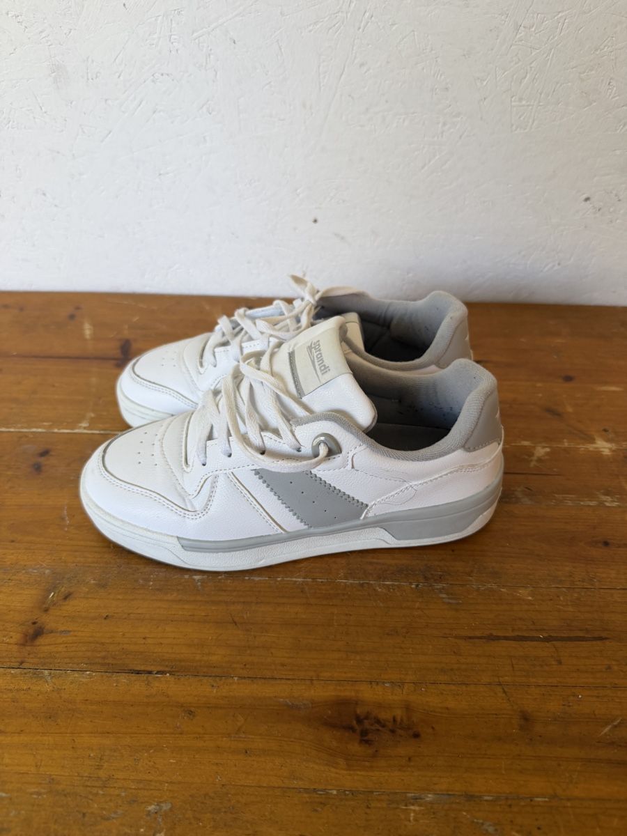 Scarpe da uomo: Sprandi Sneaker Weiss Grösse 36 – Usato da Gurmels venduto da SwissShop21 1
