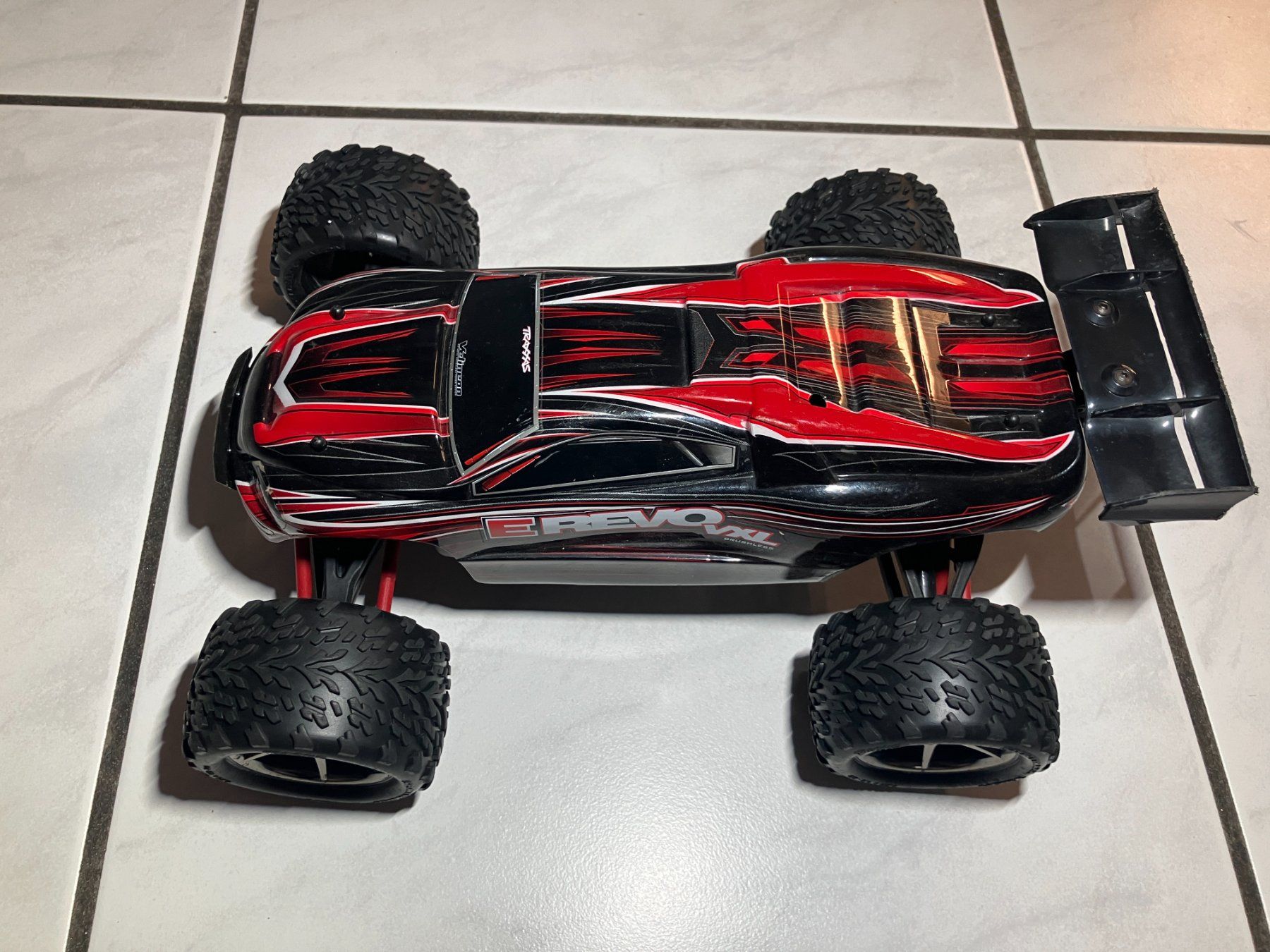 Traxxas RC Modellbau: Traxxas EREVO VXL 1/16 mit Ladegerät. – Gebraucht aus Abtwil AG von Swissraver 6