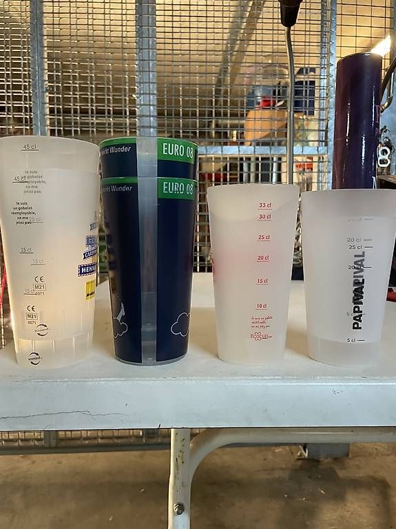 Bicchieri: Lot de verres en plastique – Usato da Lausanne venduto da Sxbibi 1