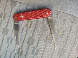 Rotes Schweizer Offiziersmesser mit Säge, Top Zustand!