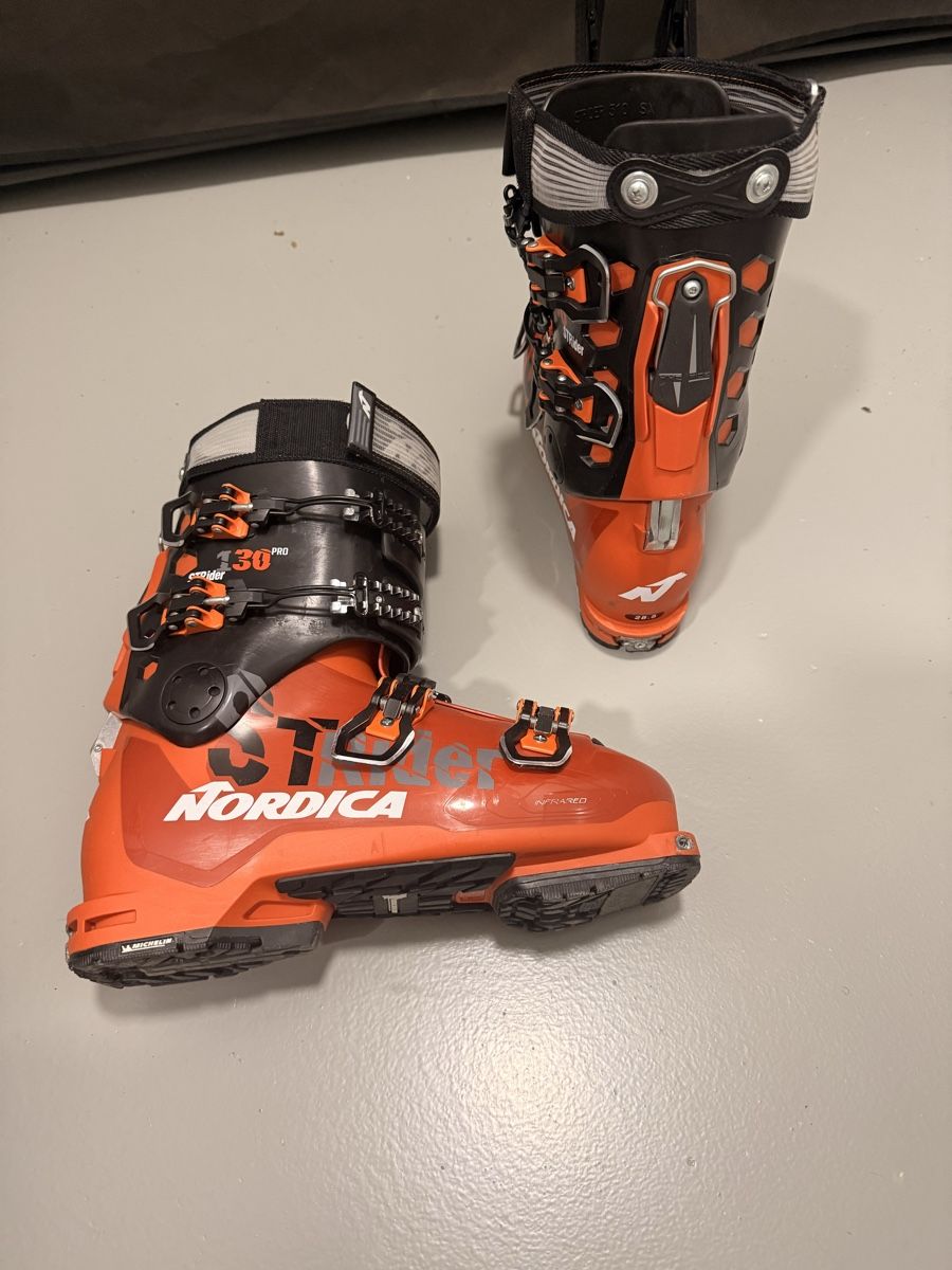 Nordica Scarpe da uomo: Chaussures de ski ( sans Chausson) – Usato da Delémont venduto da hel_hjw9