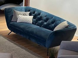 Sofa mit Hocker Velvet wenig gebraucht
