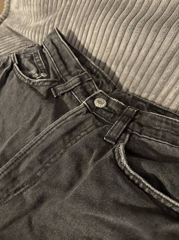 Jeans: Schwarze Jeans – Usato da Lengnau AG venduto da rockzipfel 3