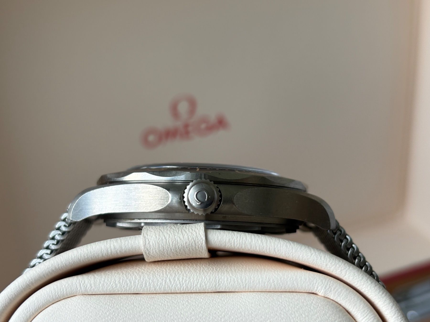 Omega Orologi: OMEGA Seamaster Diver 300M Titanium 007 Edition – Usato da Birsfelden venduto da Mynos 9