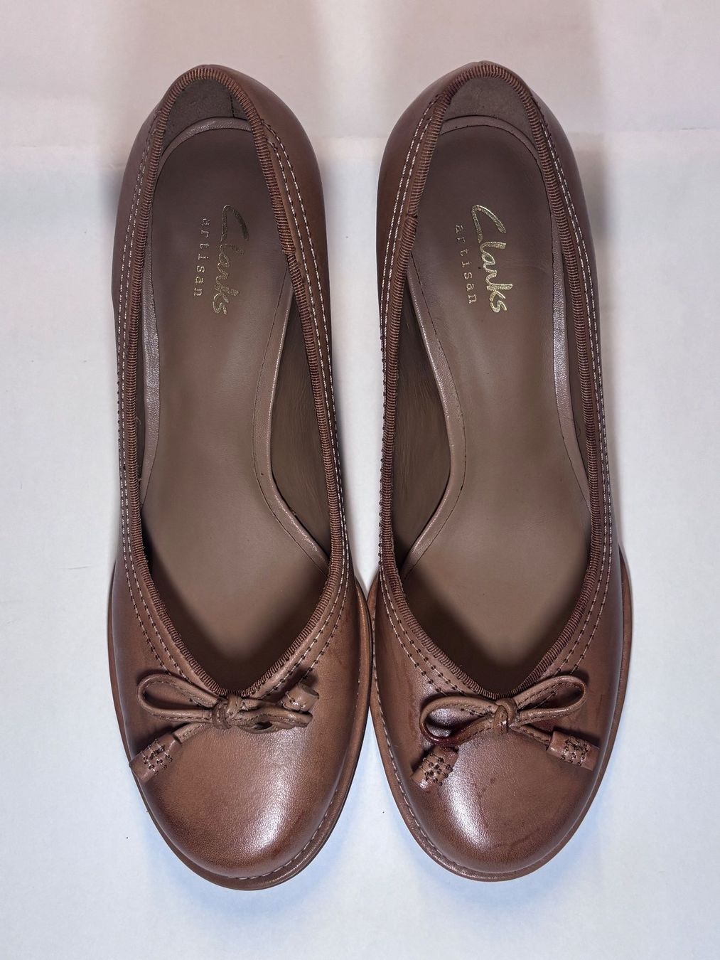 Clarks Chaussures femmes: Hellbraune, Clarks, Blockabsatz Leder Pumps in Gr.38 – D'occasion à Möhlin par MichaBS85 2