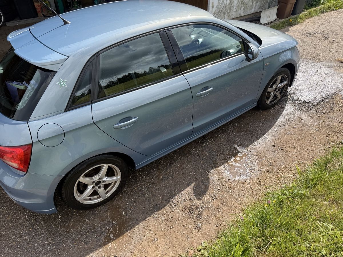 Audi Automobili: Audi A1 1.6 Automatik S-Line – Usato da Liestal venduto da ame_stb8 3