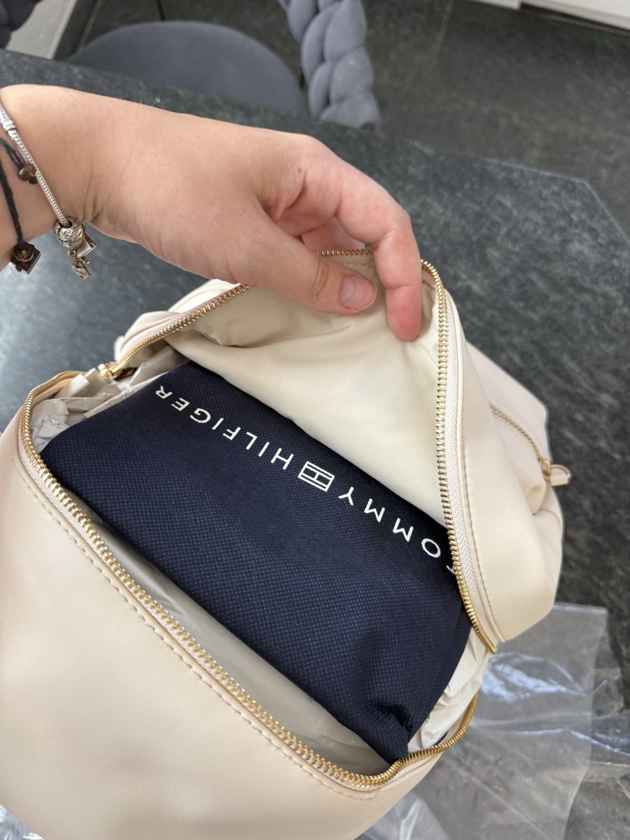 Tommy Hilfiger Zaini: Tommy Hilfiger Backpack New Cream Color – Nuovo e nell'imballaggio originale da Ueberstorf venduto da man_p2fy 3