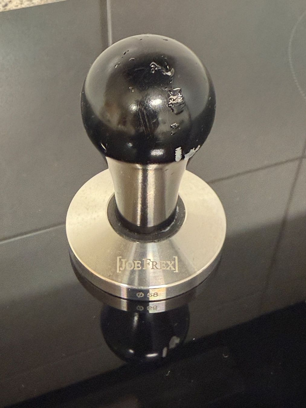 Kaffeemaschinen & Espressomaschinen: JOE FREX TAMPER POP SCHWARZ TPS 58 – Neu und originalverpackt aus Wettingen von bar7