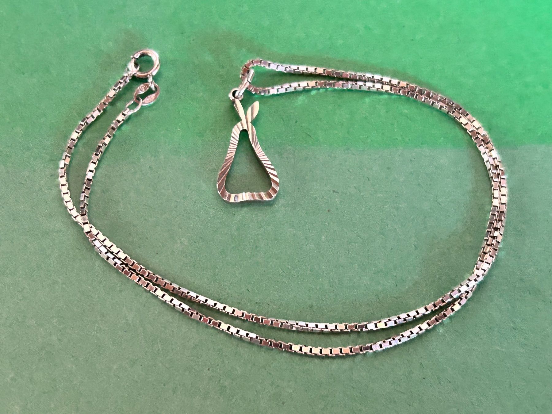 Catenine: Venezianerkette mit BIRNE – Usato da Dittingen venduto da Bellevista