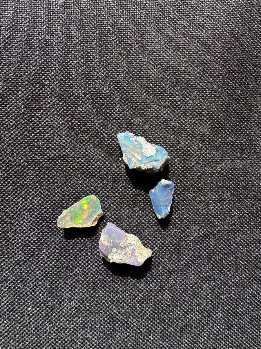 Pietre preziose: Äthiopische Schwarzopal lot 22.8ct – Nuovo e nell'imballaggio originale da Wängi venduto da Horus90