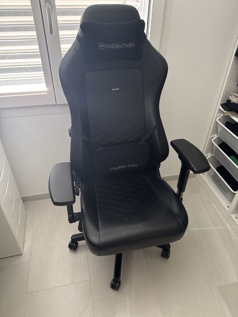 Stühle: noblechairs Hero  – Gebraucht aus Flamatt von Flamatt1994