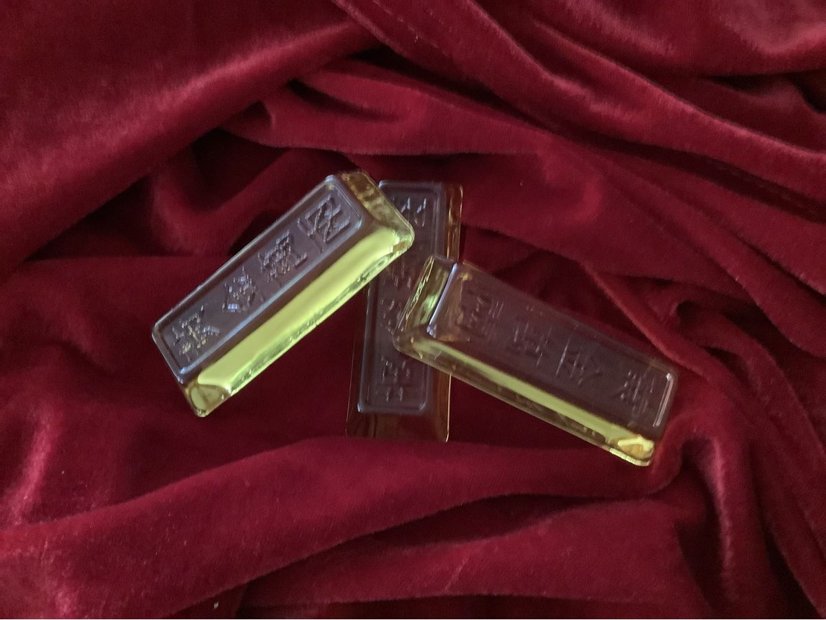 Alle Dekorationen: 3 Stück Deko Goldbarren, Glas, – Gebraucht aus Rheinfelden von Gazzi