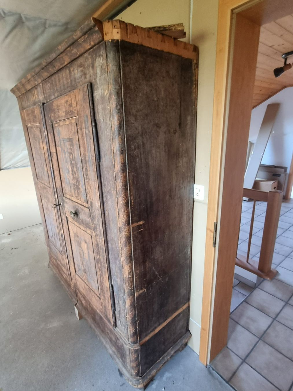 Armadi: Antiker Schrank – Usato da Rheinklingen venduto da Weinberg14 2
