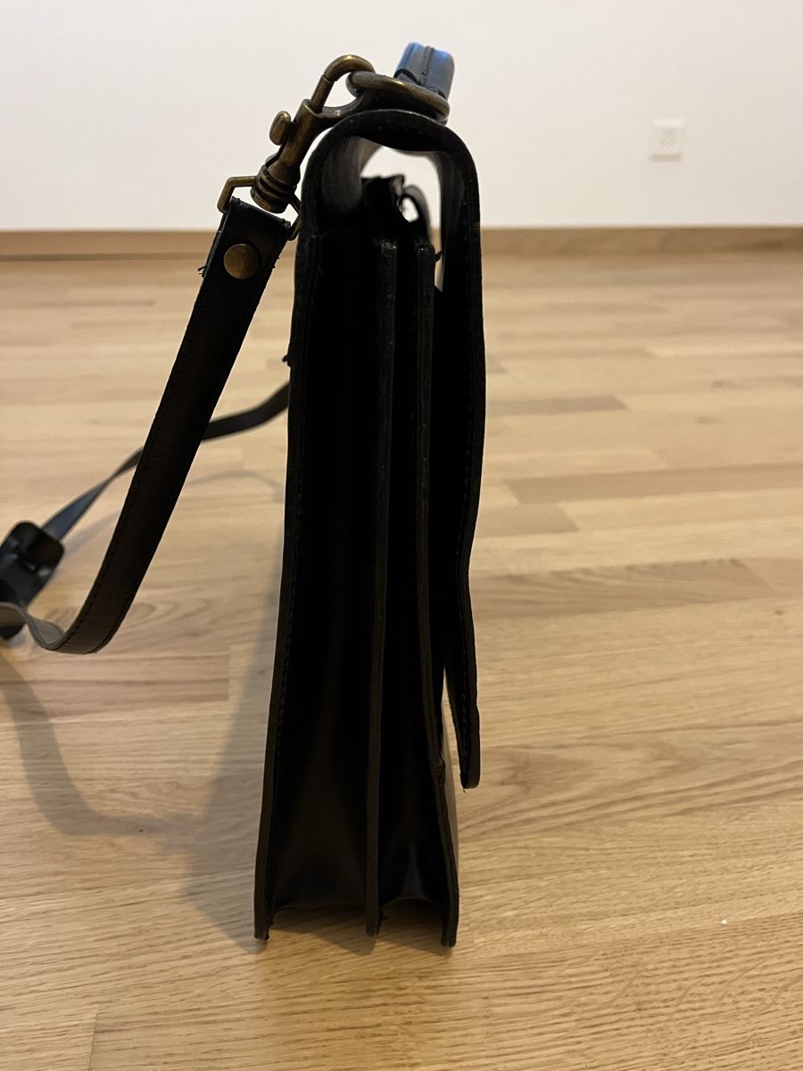 Koffer & Taschen: Leather Briefcase Black With Shoulder Strap Used – Gebraucht aus Kilchberg ZH von dom_mp8q 4