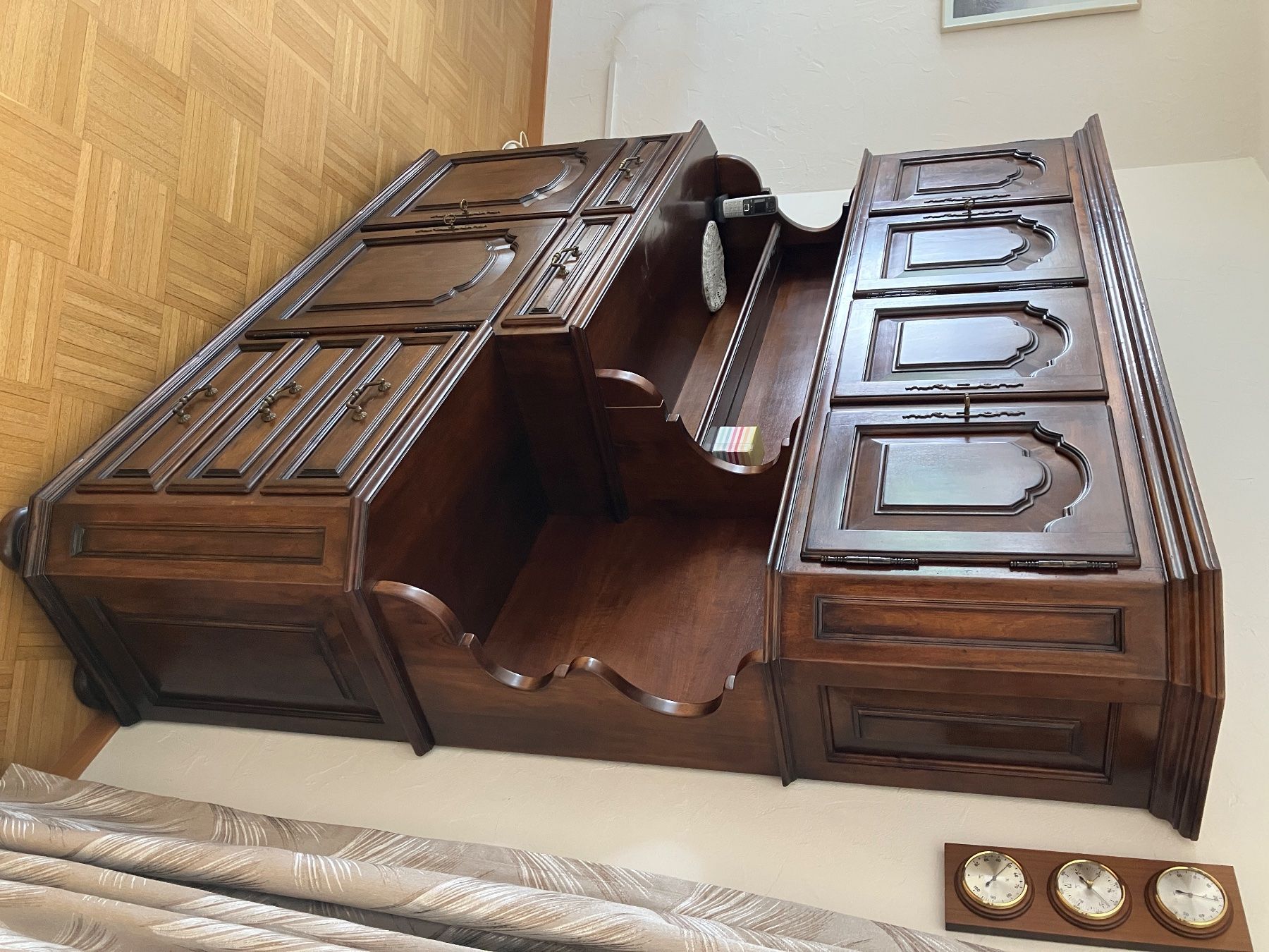 Credenze: Antike Nussbaummöbel – Usato da Rickenbach LU venduto da Fanny140259 1