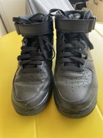 Baskets Nike Air Force 1 Mid noires, taille 40.5