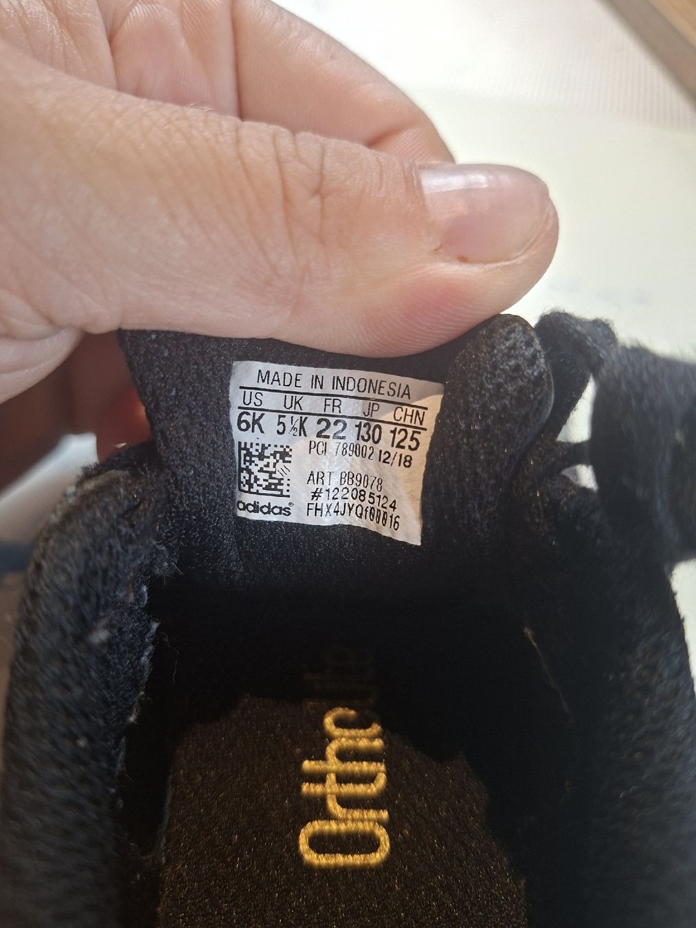 Adidas Herrenschuhe: Adidas  Kinderschuhe Gr. 22 – Neu (gemäss Beschreibung) aus Siebnen von Bachmeitli 1
