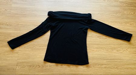 Schwarzer Off Shoulder Pulli / Esprit / Gr M/ Gothic / Metal