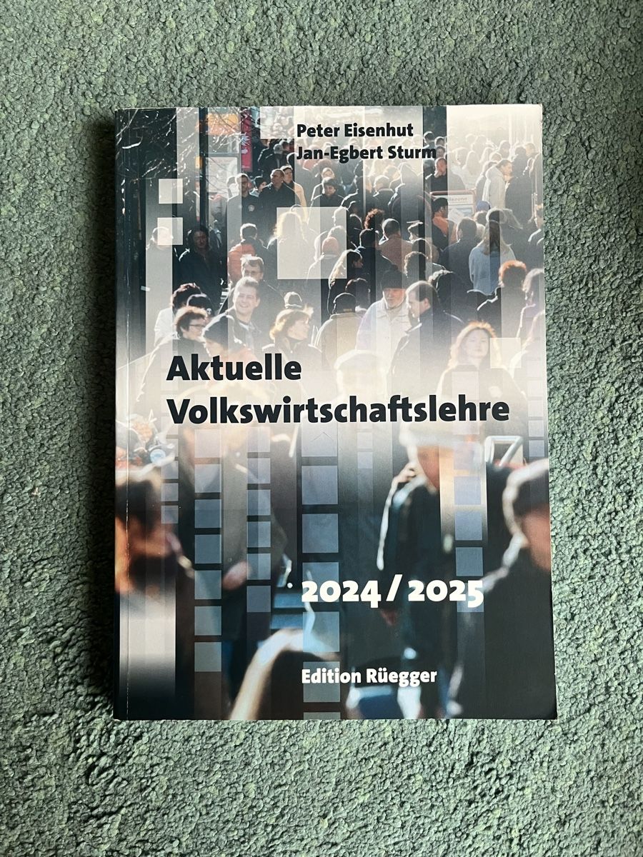 Libri: Diverse Wirtschafts Schulbücher  – Nuovo (secondo la descrizione) da Sachseln venduto da suruam01 7