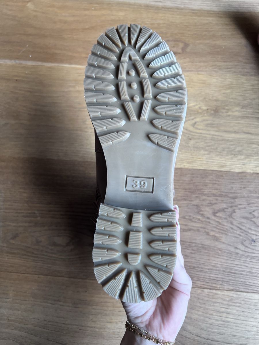 Scarpe da donna: Warme Winterstiefel Gr. 39 mit Fellfutter – Nuovo (secondo la descrizione) da Dürrenäsch venduto da Fonsi_12 6