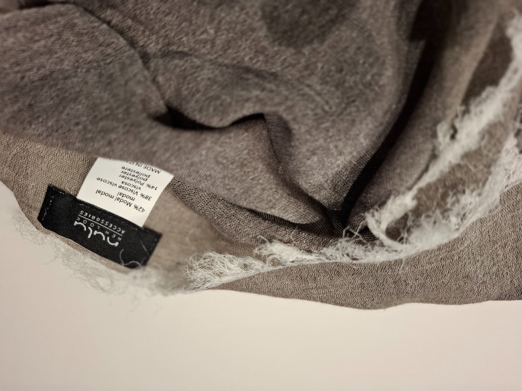 Foulard & Sciarpe: NEUER Seidenschal – Nuovo (secondo la descrizione) da Horw venduto da Cila5 3