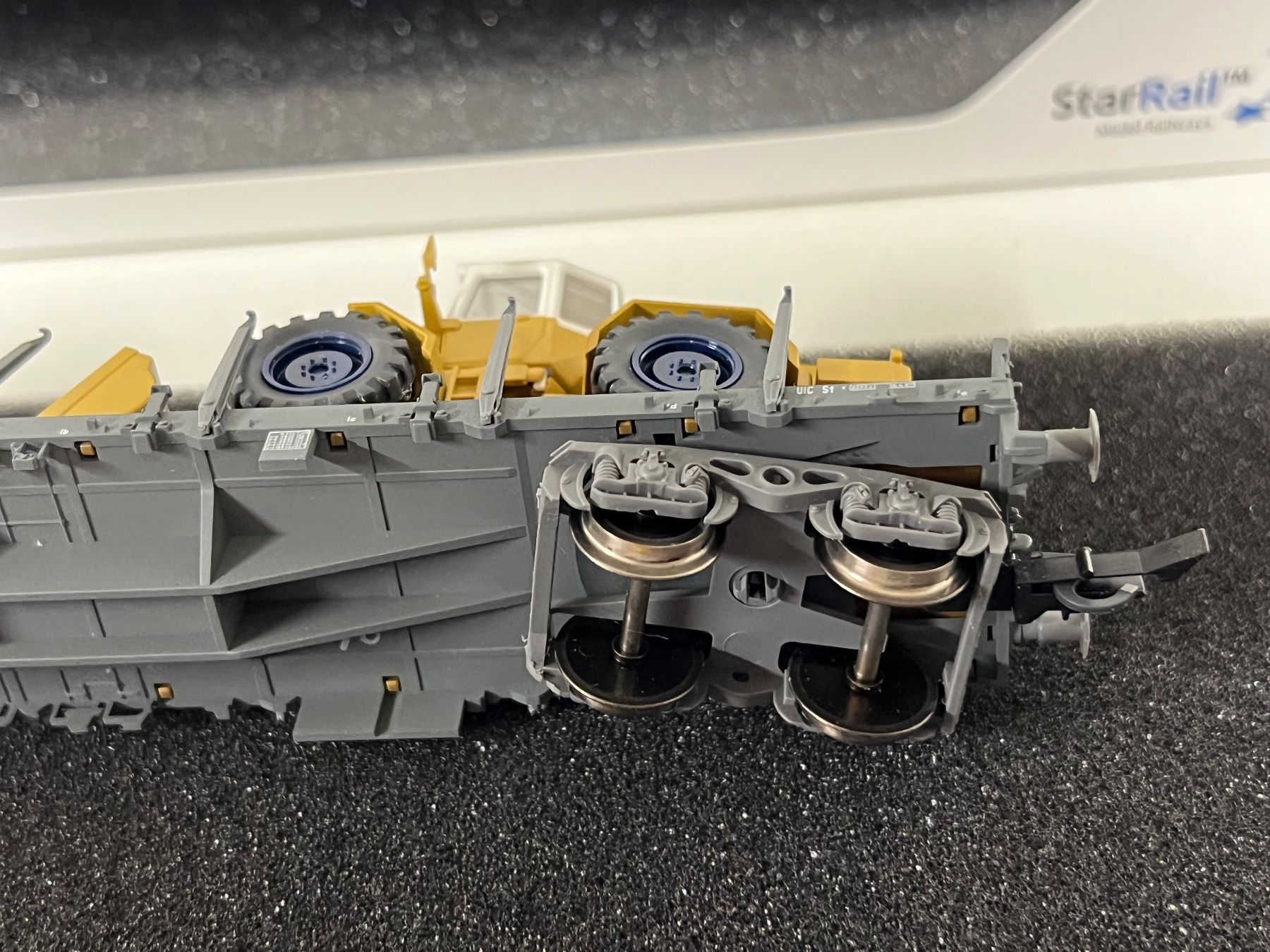 Fleischmann Modellini di ferrovie: Fleischmann  SBB  beladen mit Bulldozer H0 DC – Usato da Geroldswil venduto da TopTrain54 7