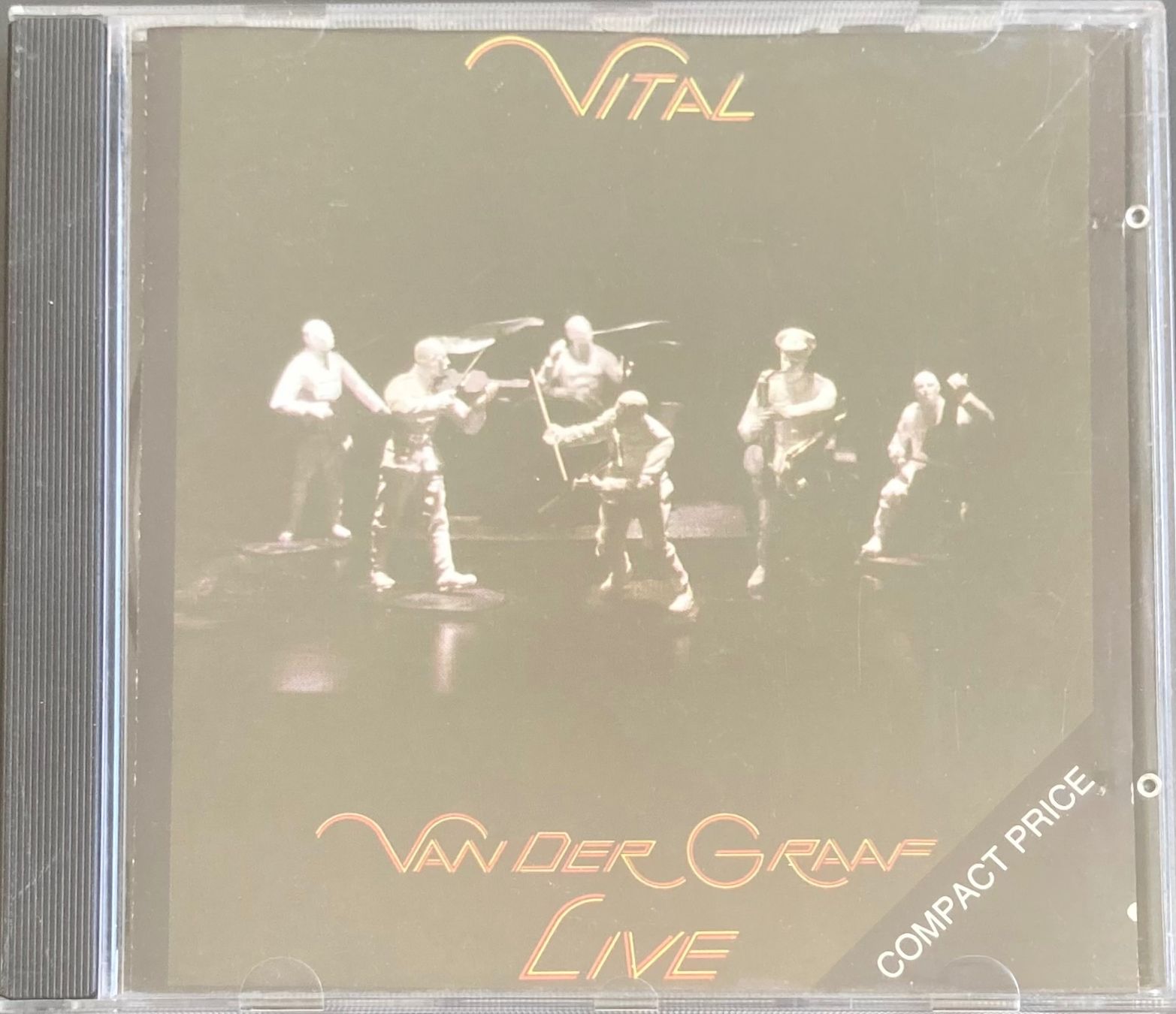 CD: VAN DER GRAAF - VITAL (LIVE) – Usato da Poliez-Pittet venduto da Newtown-Records