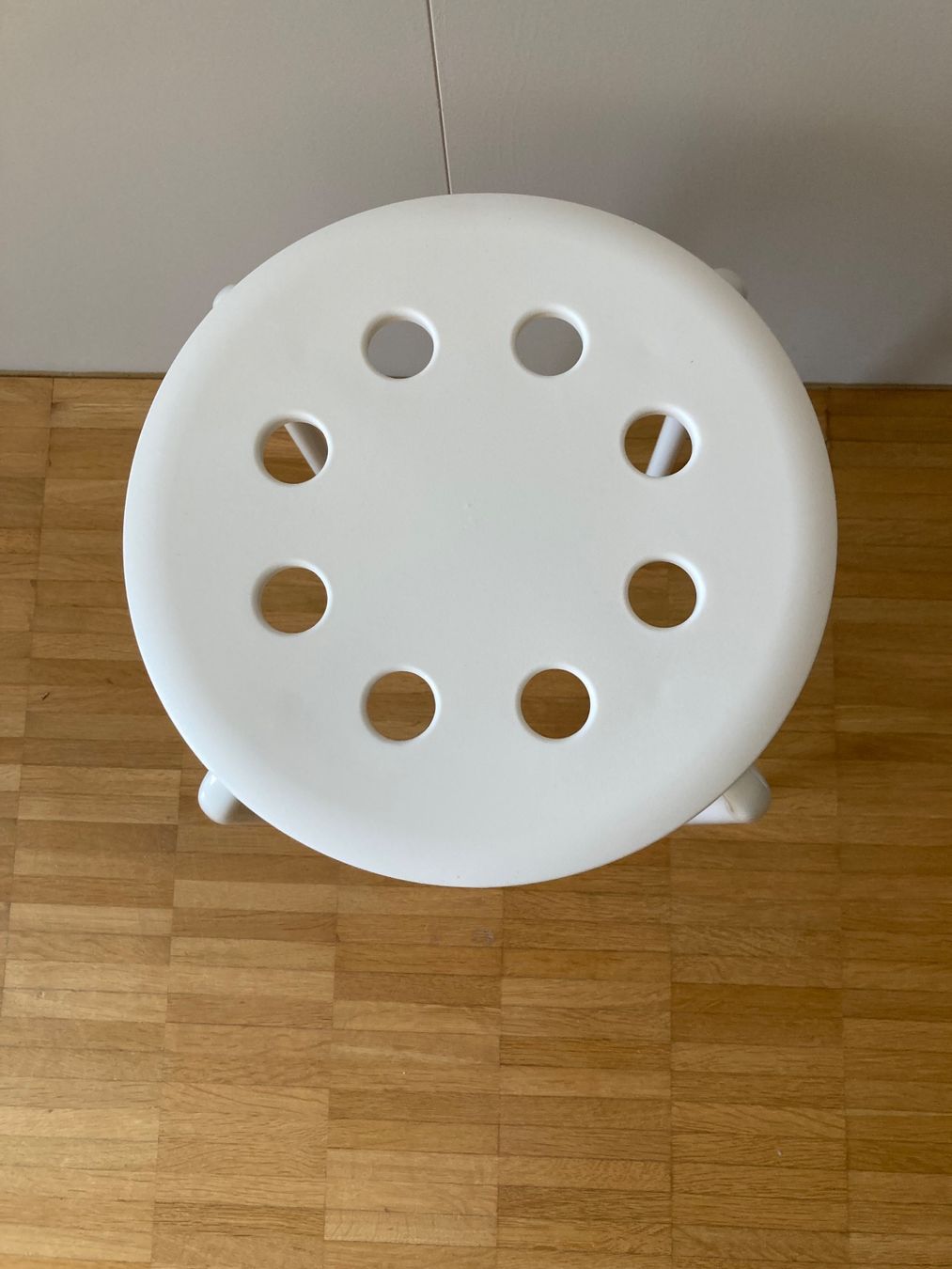 Ikea Hocker: 4 Ikea Hocker weiss Metall/Kunstoff – Gebraucht aus Zwingen von Kult2000 2