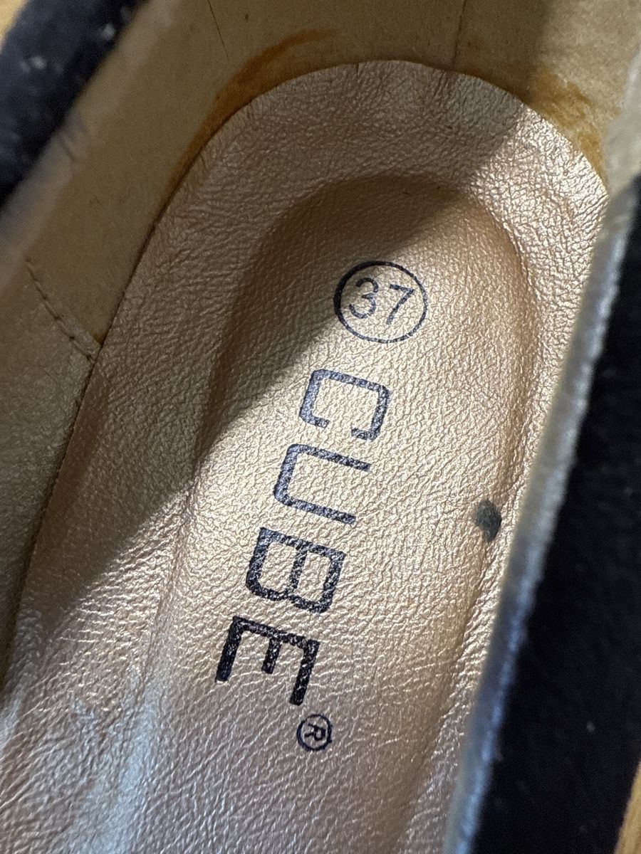 Chaussures femmes: Schwarze CUBE Pumps, Grösse 37 – D'occasion à Niederweningen par ScaredyCat 2