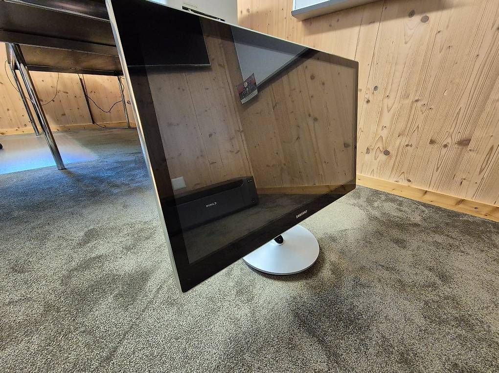 Ecrans: Samsung SyncMaster S27B970D – D'occasion à Schwyz par Mega_11