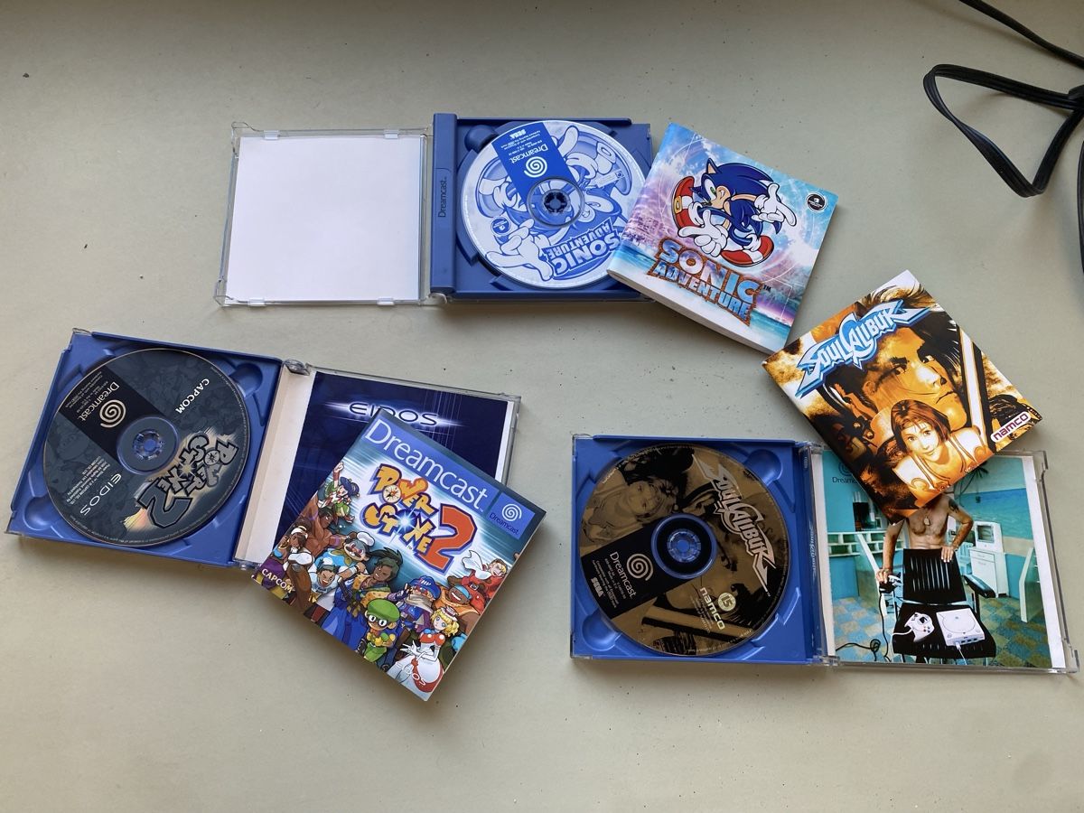 Sega Consoles: Sega Dreamcast Bundle – D'occasion à Zürich par LilySchlatter 7