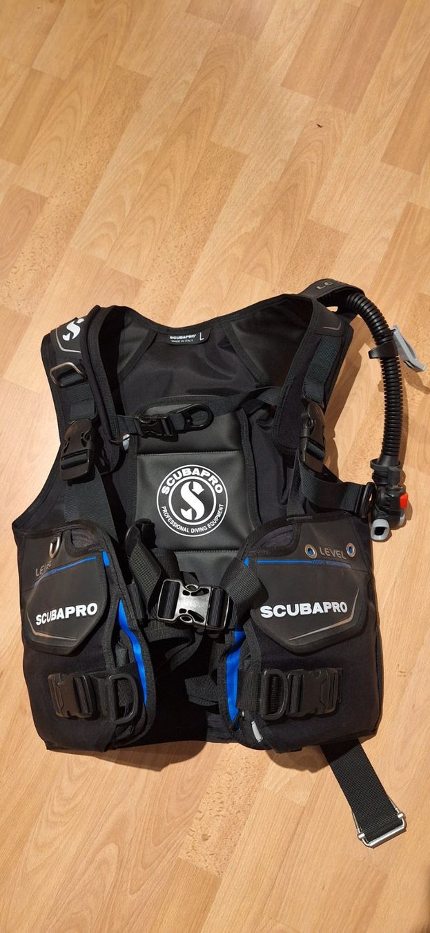 Scubapro Mute per immersioni: Scubapro Tarierweste "Level" – Usato da Rüfenacht BE venduto da AlfredTetzlaff