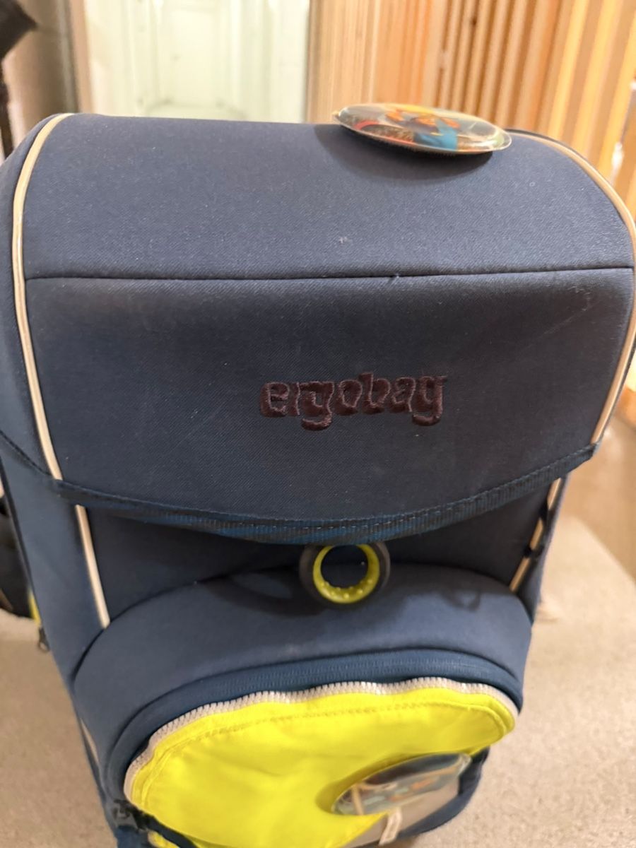 Ergobag Rucksäcke: ergobag Schulranzen Set gebraucht guter Zustand dunkelblau  – Gebraucht aus Rümlang von VOS_R 1