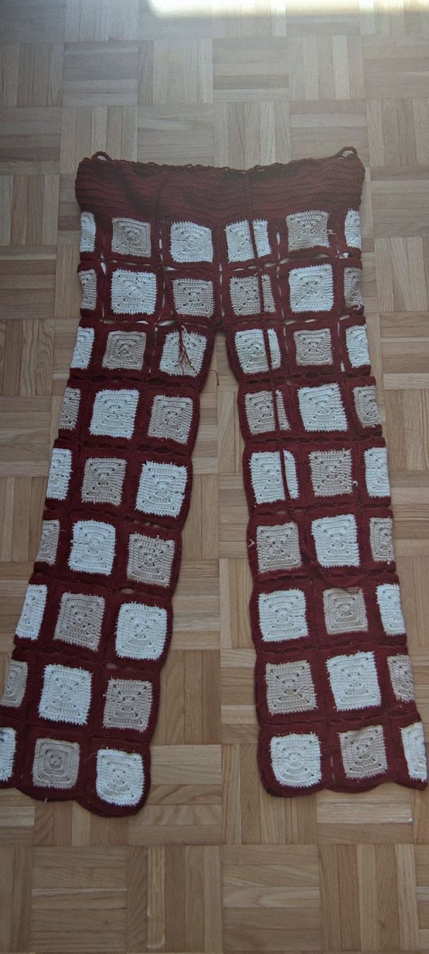 Pantaloni: Handgestrickte Hose – Nuovo (secondo la descrizione) da Rüti ZH venduto da Happynong