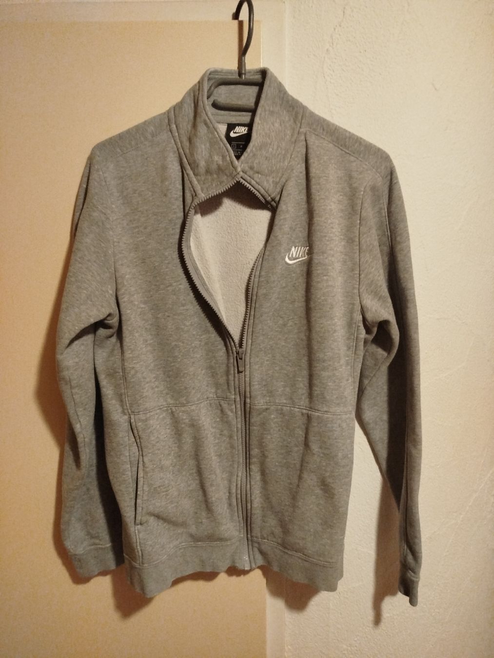 Nike Jacken: Nike Jacke Grau S – Neu (gemäss Beschreibung) aus Spreitenbach von captaincrunch
