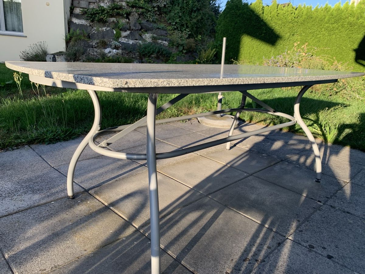 Tische: Gartentisch Granitplatte – Gebraucht aus Herisau von the_2fns 2