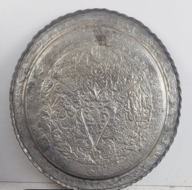 Teller: Schöner grosser Wandteller aus Metall – Gebraucht aus Flums von Flumsantik 3