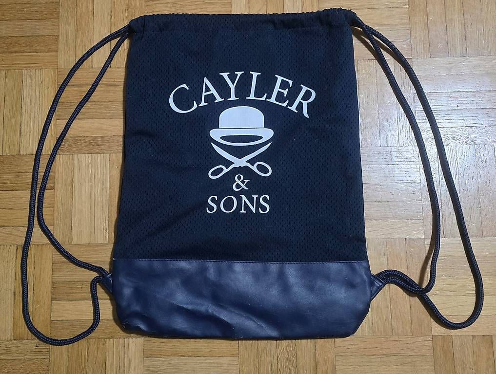Taschen: Sportbeutel Cayler & Sons Paris-Logo – Neu (gemäss Beschreibung) aus Schaffhausen von F_180 1
