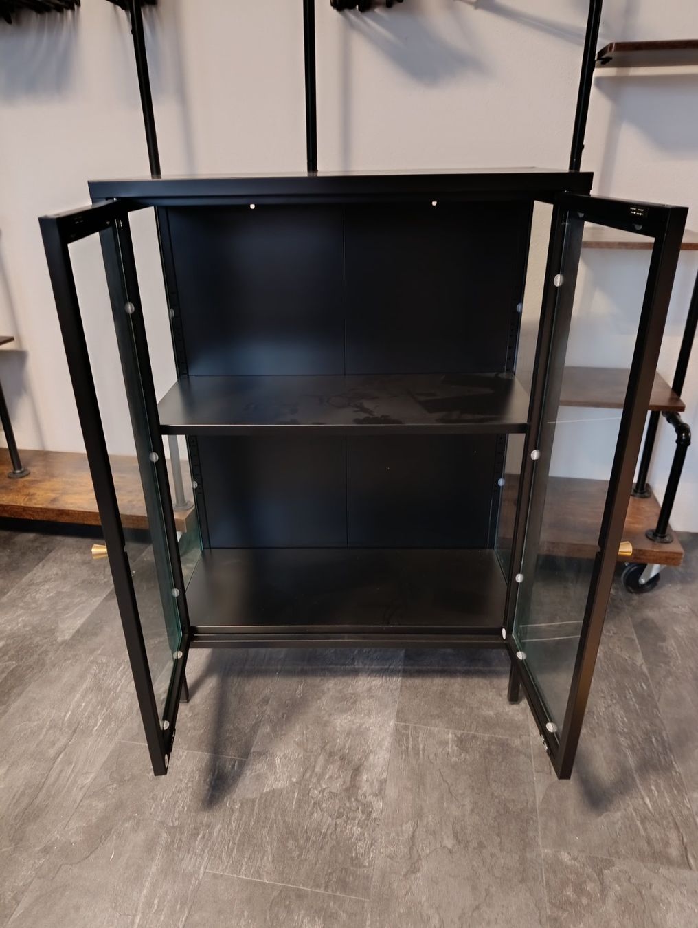 Vetrine: Glasvitrine Kommode schwarz – Usato da Zeihen venduto da Jblat 2