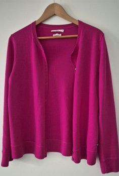 BRAX Strickjacke, Trendfarbe Magenta, Gr. 40, kaum getragen