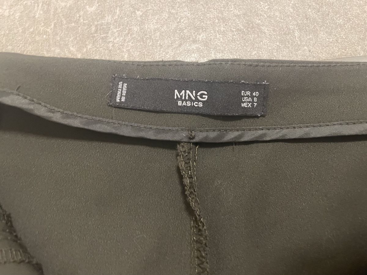 Zara Pantaloni: Pantaloni MANGO 40 verdi scuro – Usato da murten venduto da Ester09 2