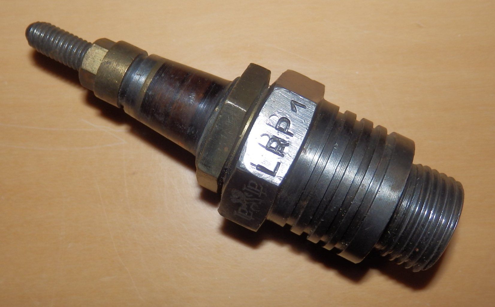 Tutti i ricambio per moto: Antike 18mm Zündkerze für Oldtimer ca. 1920 – Usato da Effretikon venduto da RR-Griffon 1