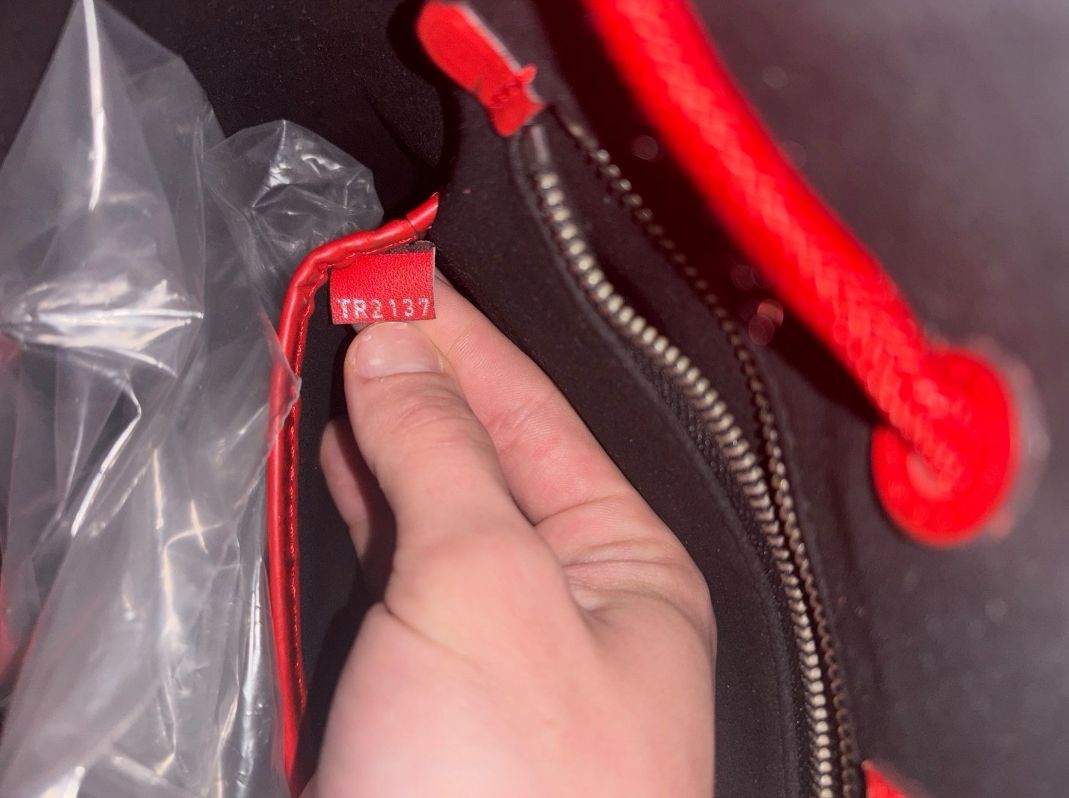 Louis Vuitton Zaini: Supreme x Louis Vuitton Backpack – Usato da Genève venduto da Allhype 4